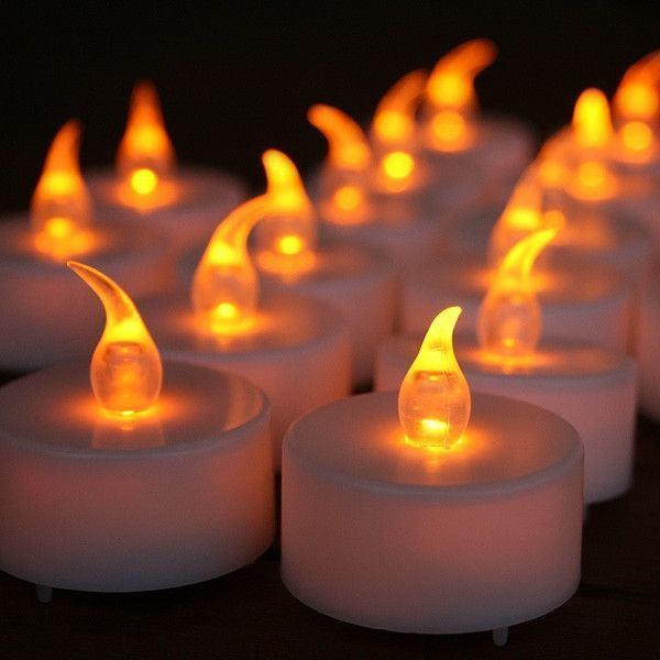 juego de 24 velas candelita LED de color blanco cálido y amarillo