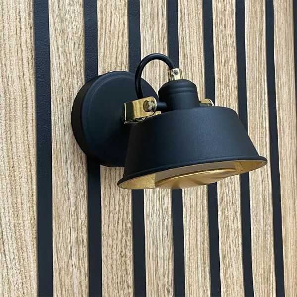 Lámpara de pared RIDLEY en negro y dorado con bombilla LED blanca cálida GU10