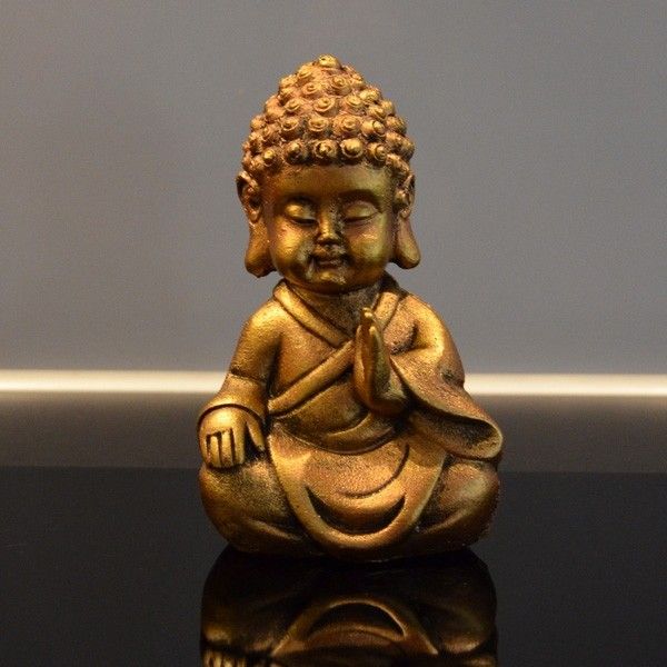Estatuilla de Buda de oro